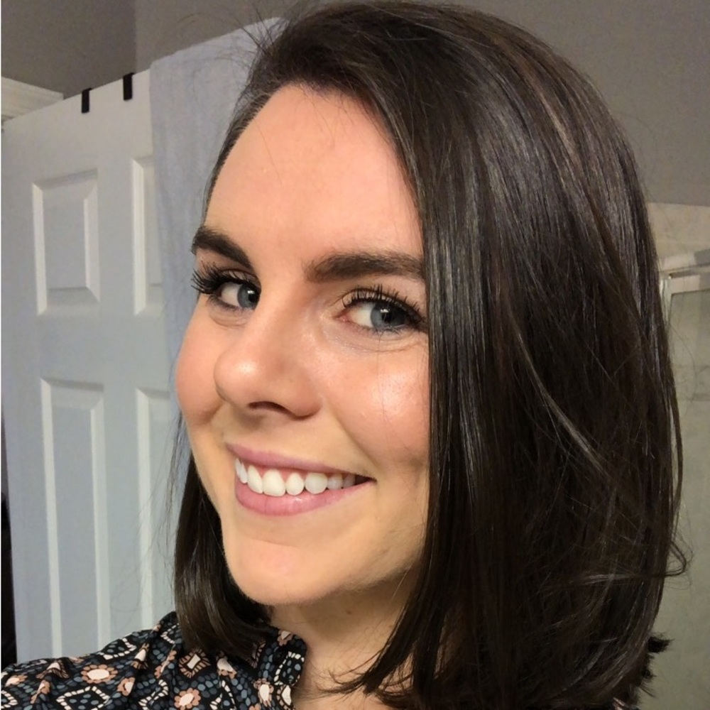 Meet your Posher, Cassandra